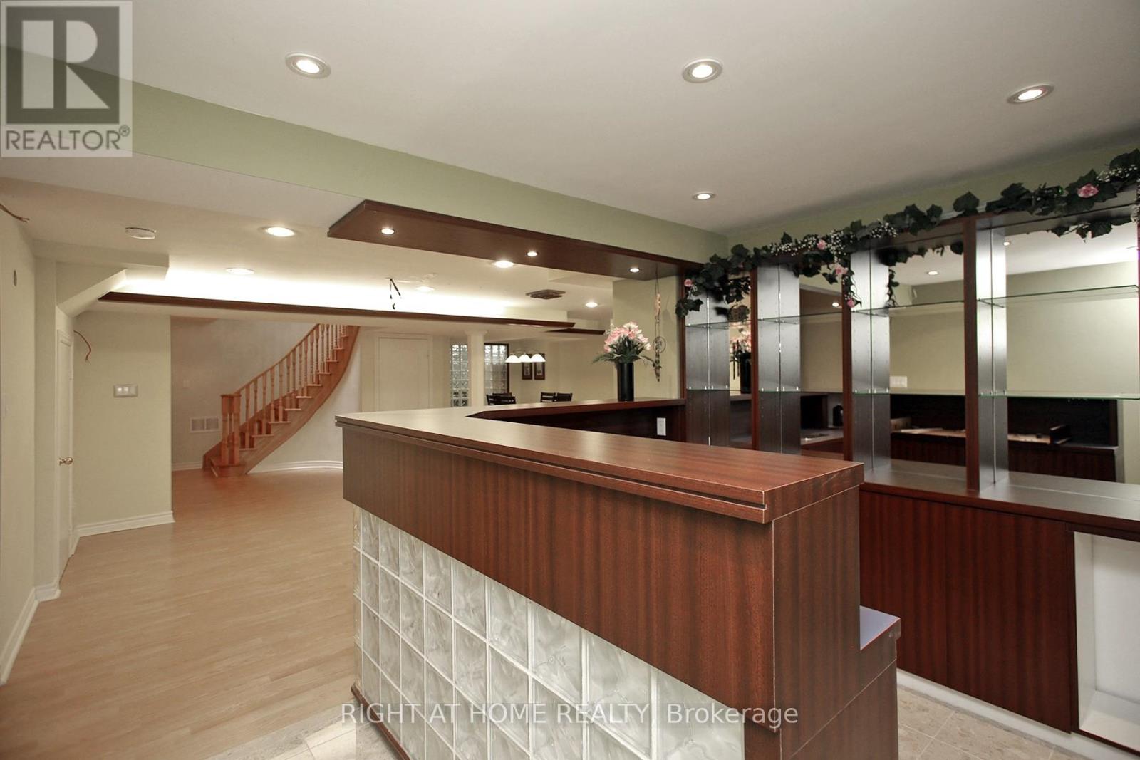 6 Pembrooke Road, Markham, Ontario  L6C 2L2 - Photo 22 - N12289938