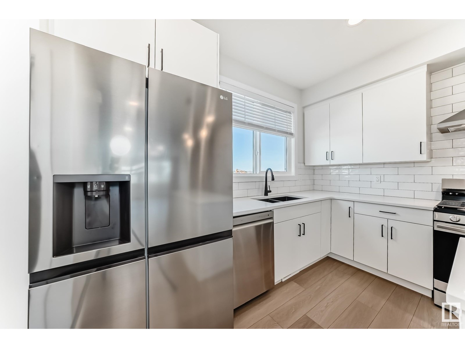 Property at 7018 54 AV image 1