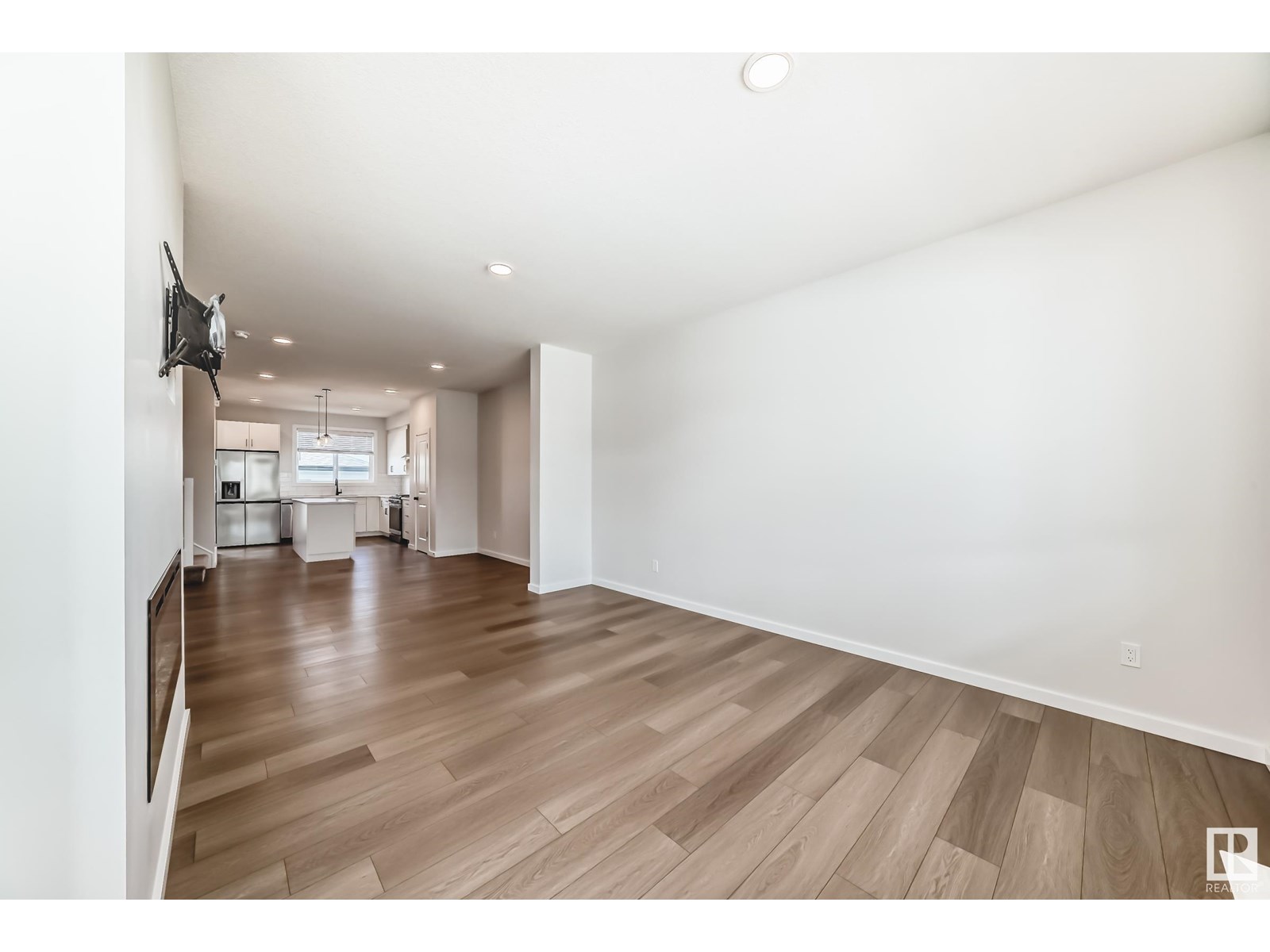 Property at 7018 54 AV image 4
