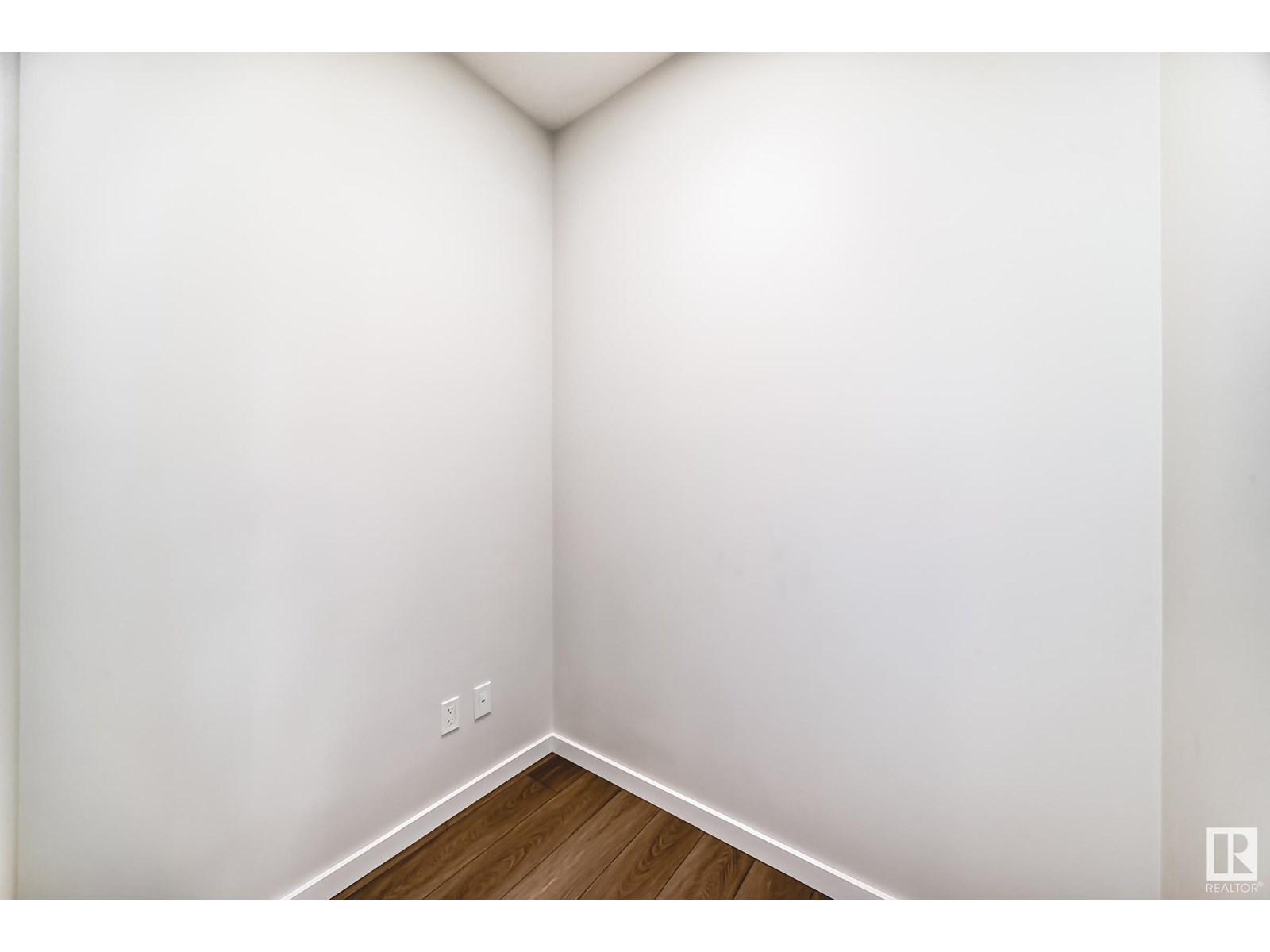 Property at 7018 54 AV image 5