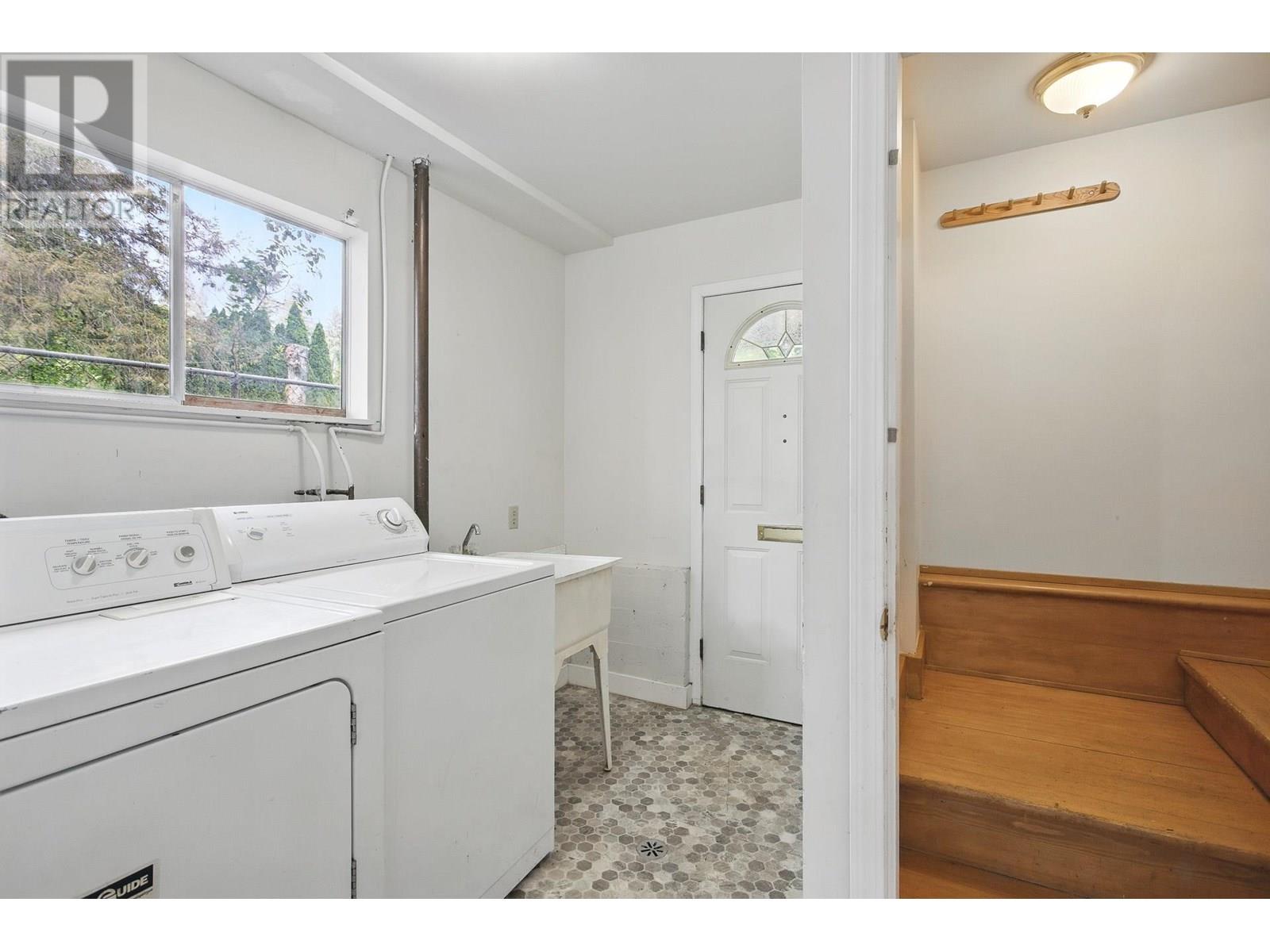 3654 Flint Street, Port Coquitlam, British Columbia  V3B 4J8 - Photo 18 - R3003145