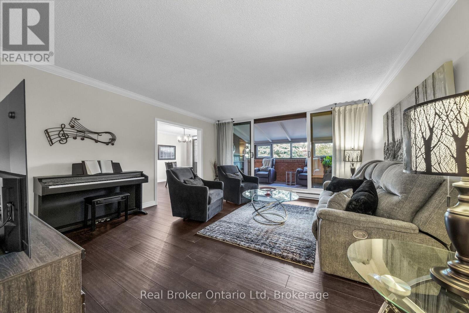 314 - 150 Wilson Street W, Hamilton, Ontario  L9G 4E7 - Photo 5 - X12289977