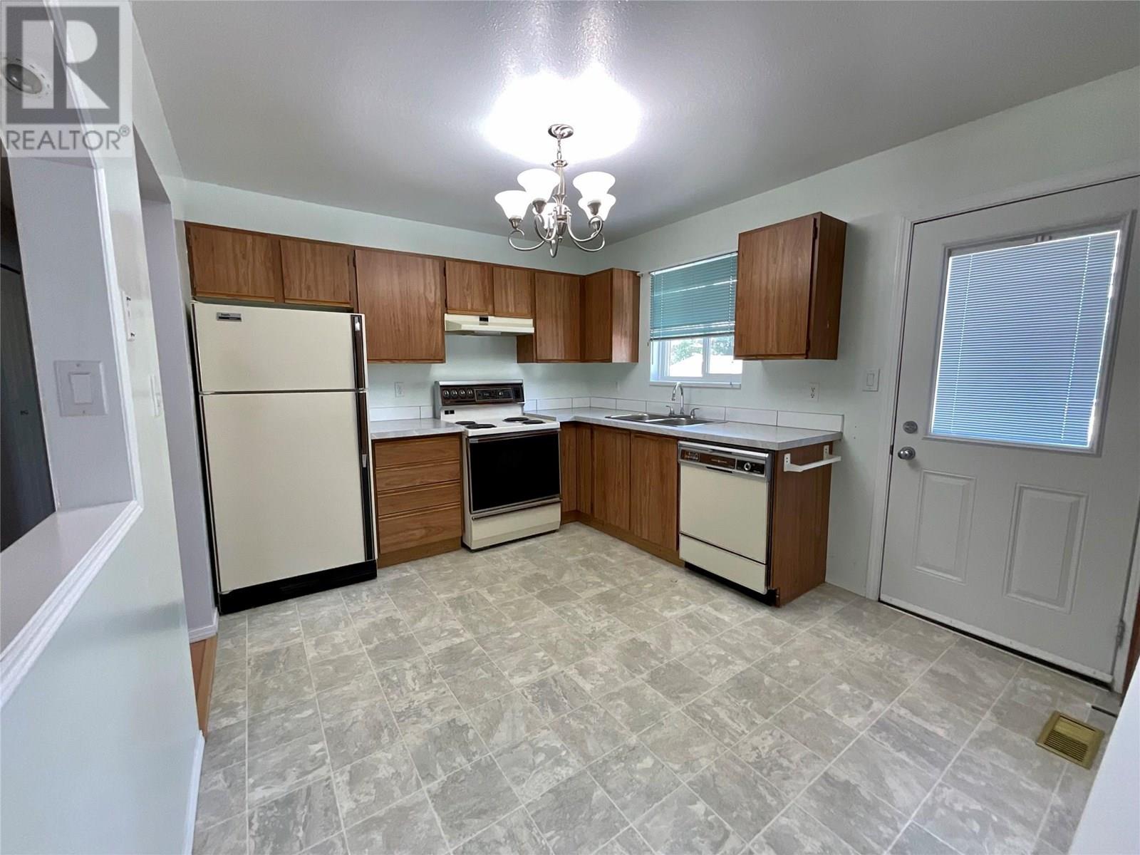 Property at 120 Ash Crescent image 2