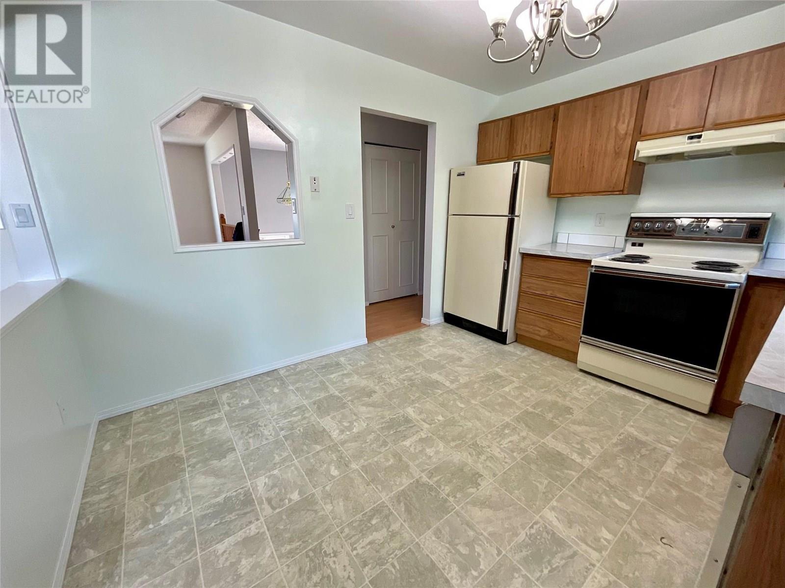 Property at 120 Ash Crescent image 3