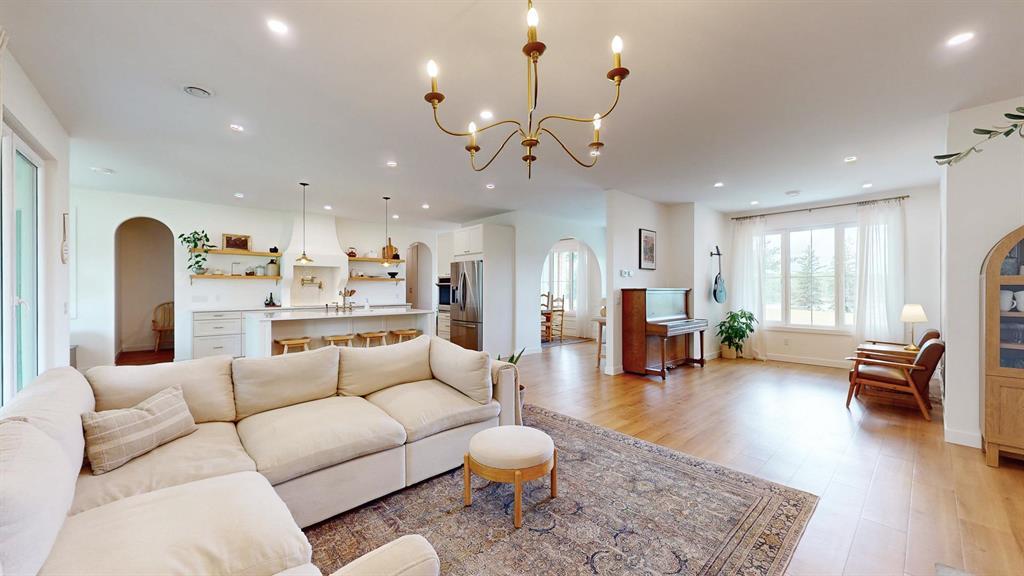 2 Lake Shore Drive, Ste Anne, Manitoba  R5H 1R2 - Photo 1 - 202502318