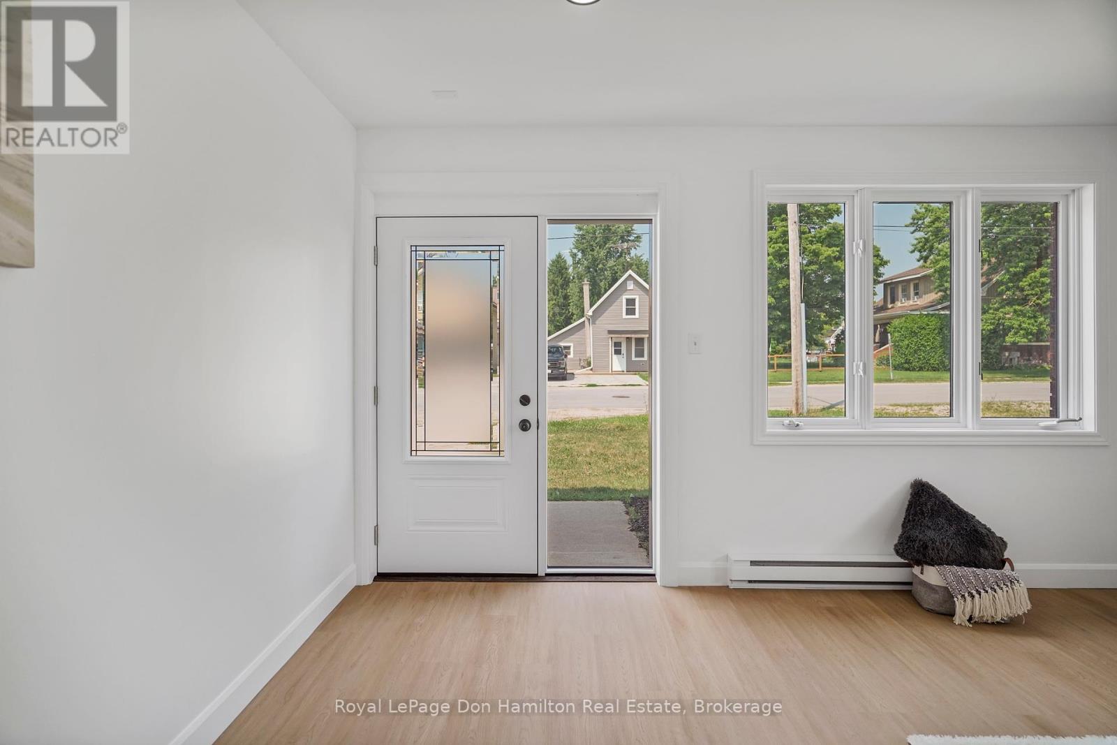 179 Mill Street, North Middlesex, Ontario  N0M 2K0 - Photo 16 - X12290003