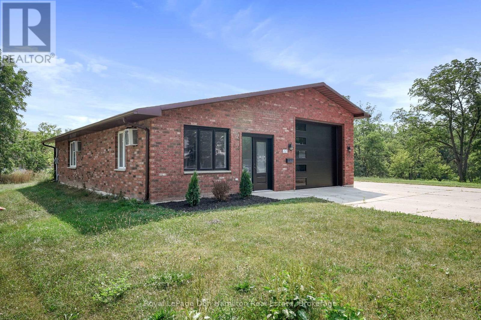 179 Mill Street, North Middlesex, Ontario  N0M 2K0 - Photo 2 - X12290003