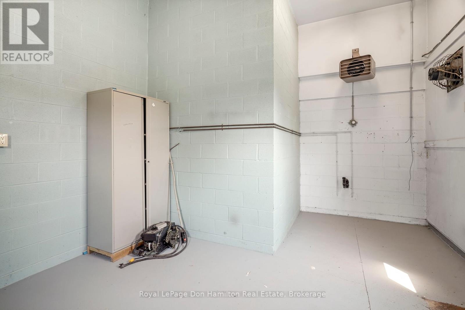 179 Mill Street, North Middlesex, Ontario  N0M 2K0 - Photo 39 - X12290003