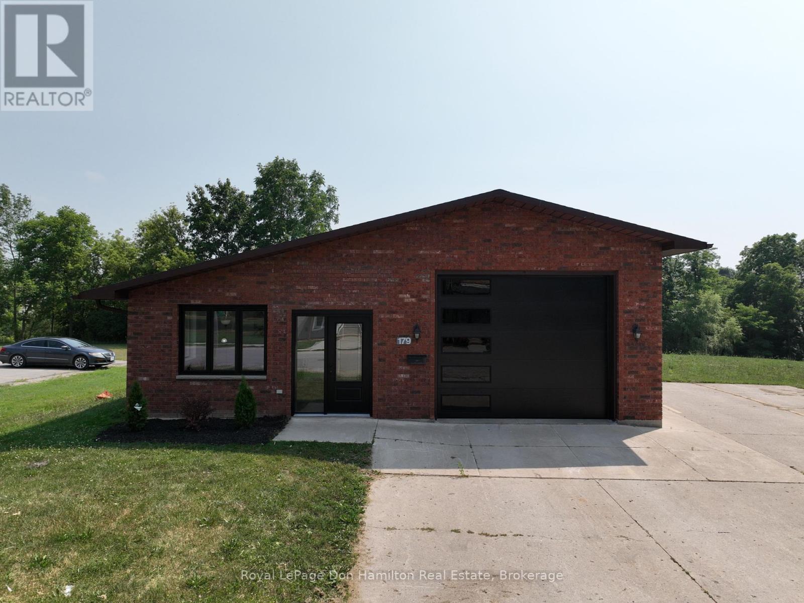 179 Mill Street, North Middlesex, Ontario  N0M 2K0 - Photo 4 - X12290003