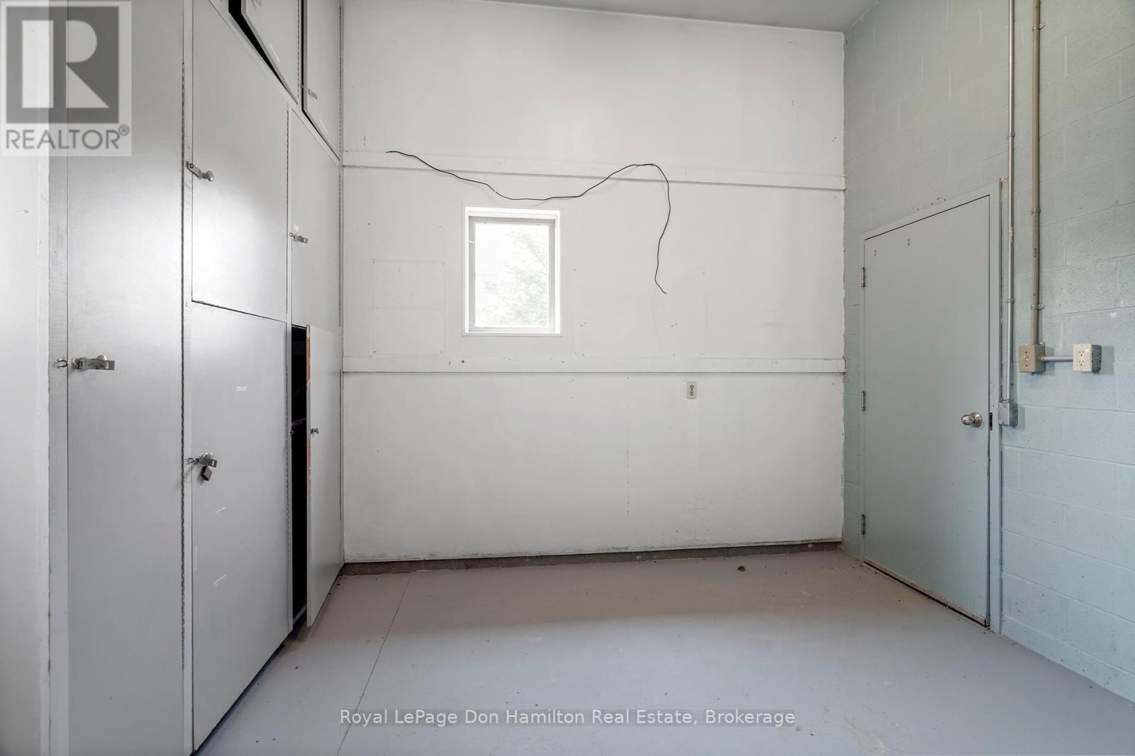 179 Mill Street, North Middlesex, Ontario  N0M 2K0 - Photo 40 - X12290003