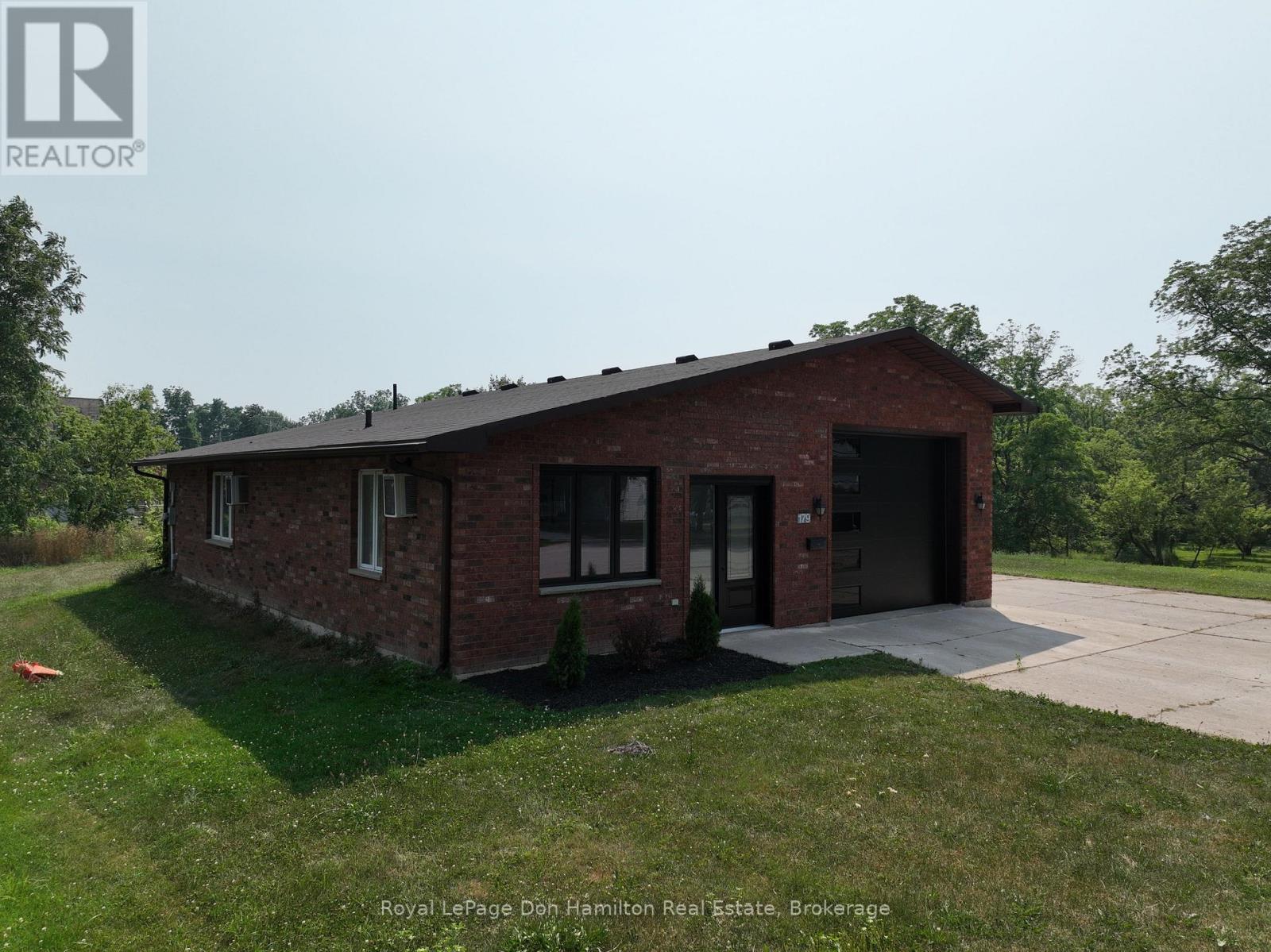 179 Mill Street, North Middlesex, Ontario  N0M 2K0 - Photo 6 - X12290003
