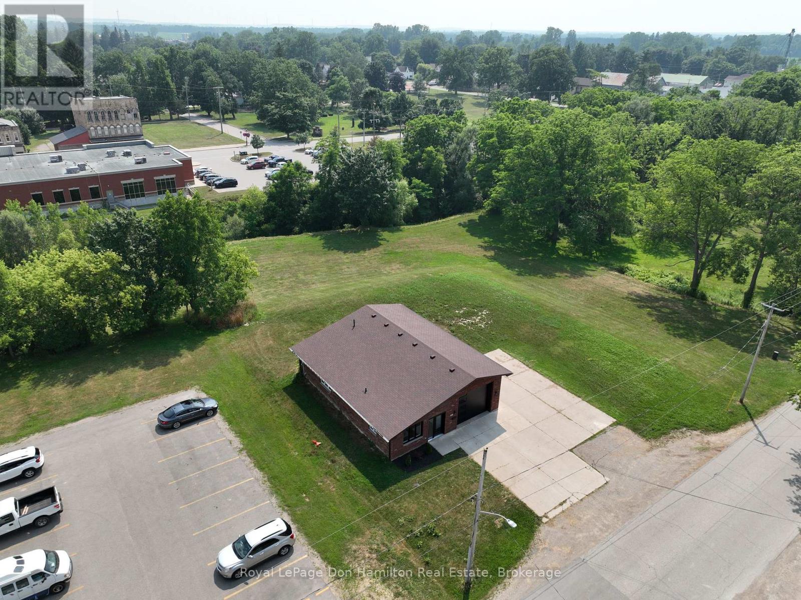 179 Mill Street, North Middlesex, Ontario  N0M 2K0 - Photo 8 - X12290003