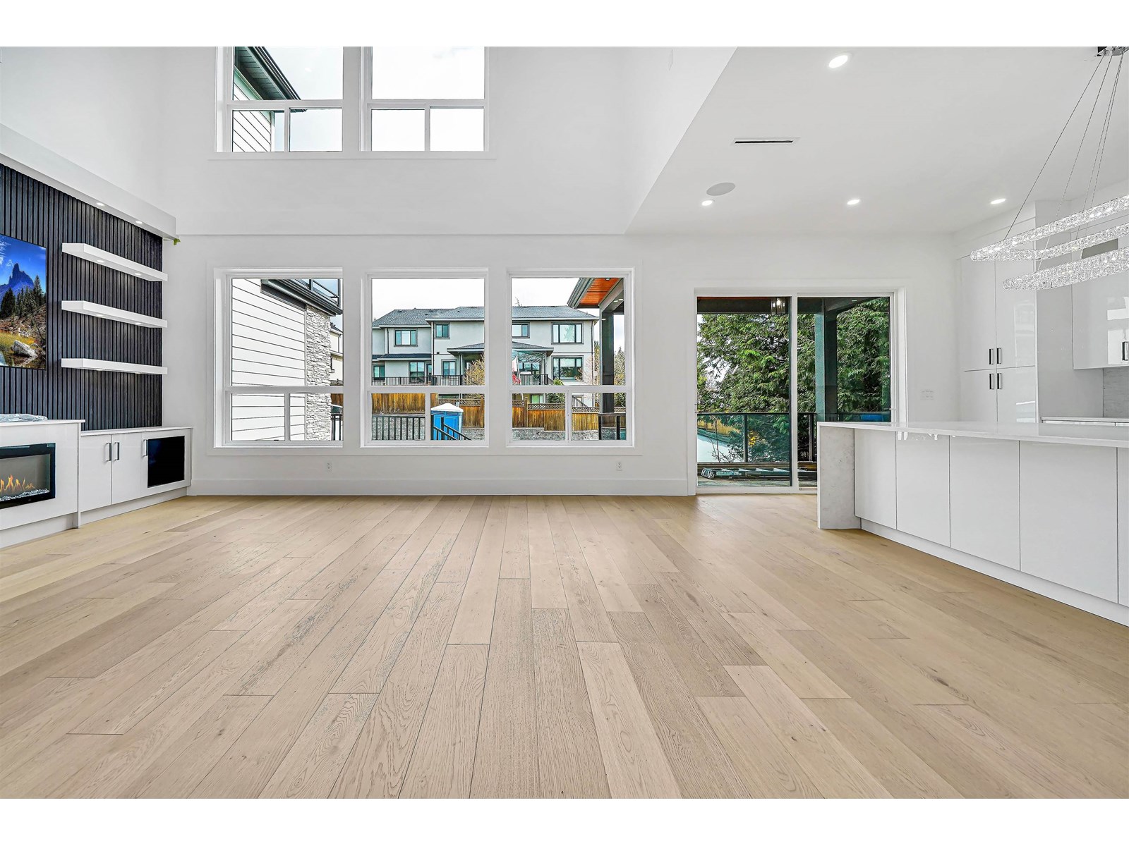 Property at 5468 184 STREET image 3