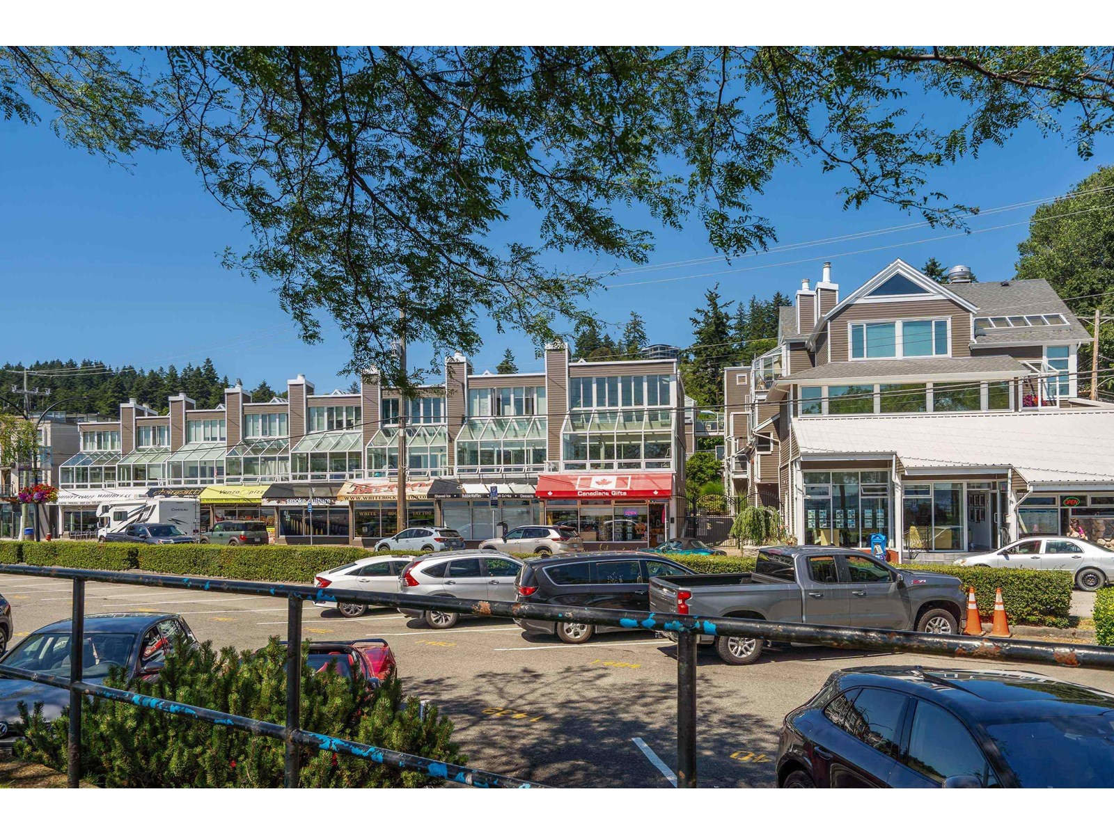 1107 Elm Street, White Rock, British Columbia  V4B 1C1 - Photo 3 - R3027550
