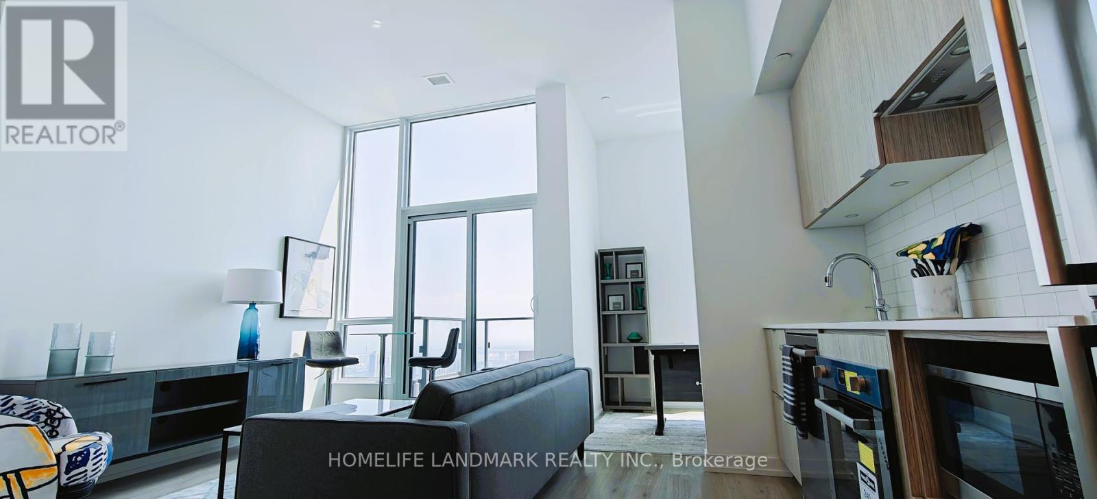 5501 - 395 Bloor Street S, Toronto, Ontario  M4W 0B4 - Photo 4 - C12289992