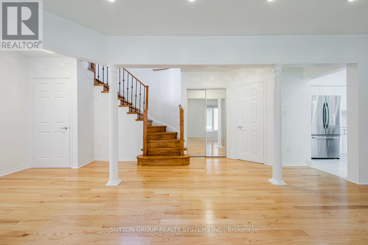 2029 Westmount Drive, Oakville, Ontario  L6M 3P9 - Photo 10 - W12287445