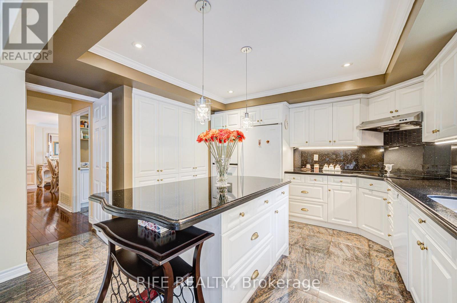 22 Chambery Crescent, Markham (Unionville), Ontario  L3R 6L5 - Photo 19 - N12289987
