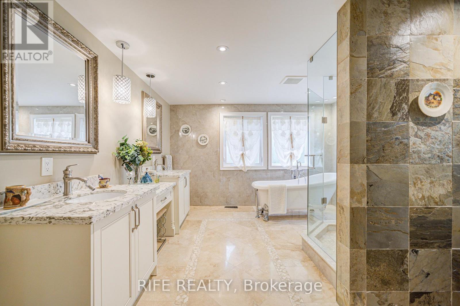 22 Chambery Crescent, Markham (Unionville), Ontario  L3R 6L5 - Photo 25 - N12289987