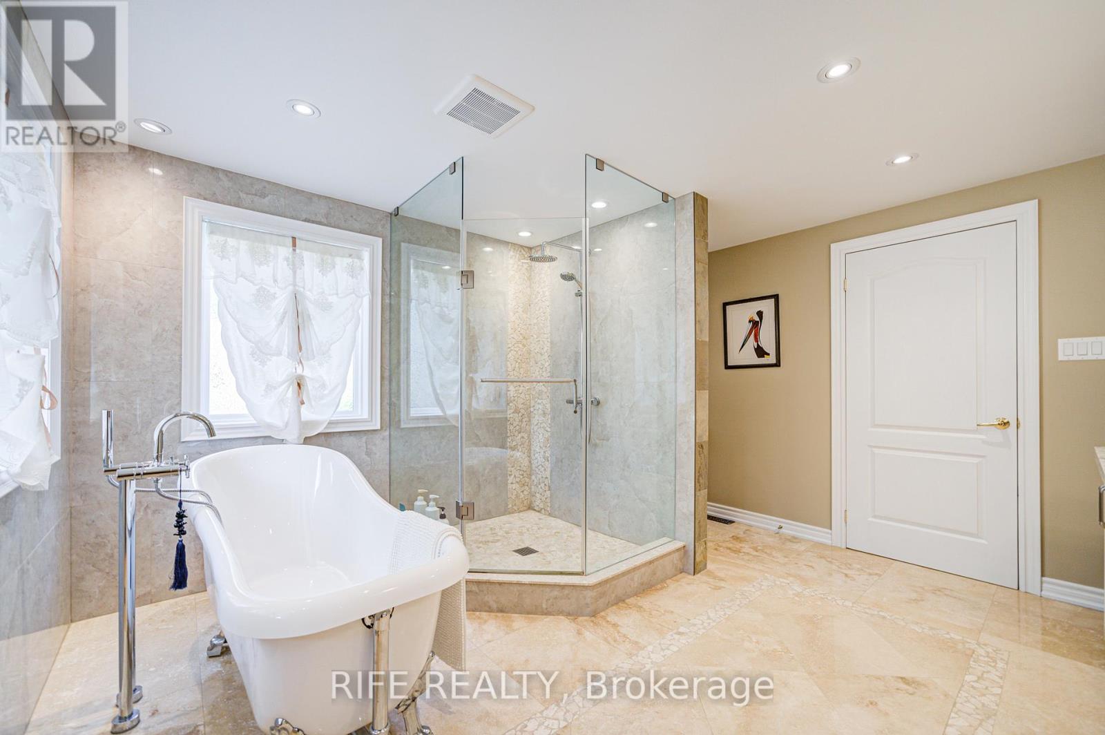 22 Chambery Crescent, Markham (Unionville), Ontario  L3R 6L5 - Photo 27 - N12289987