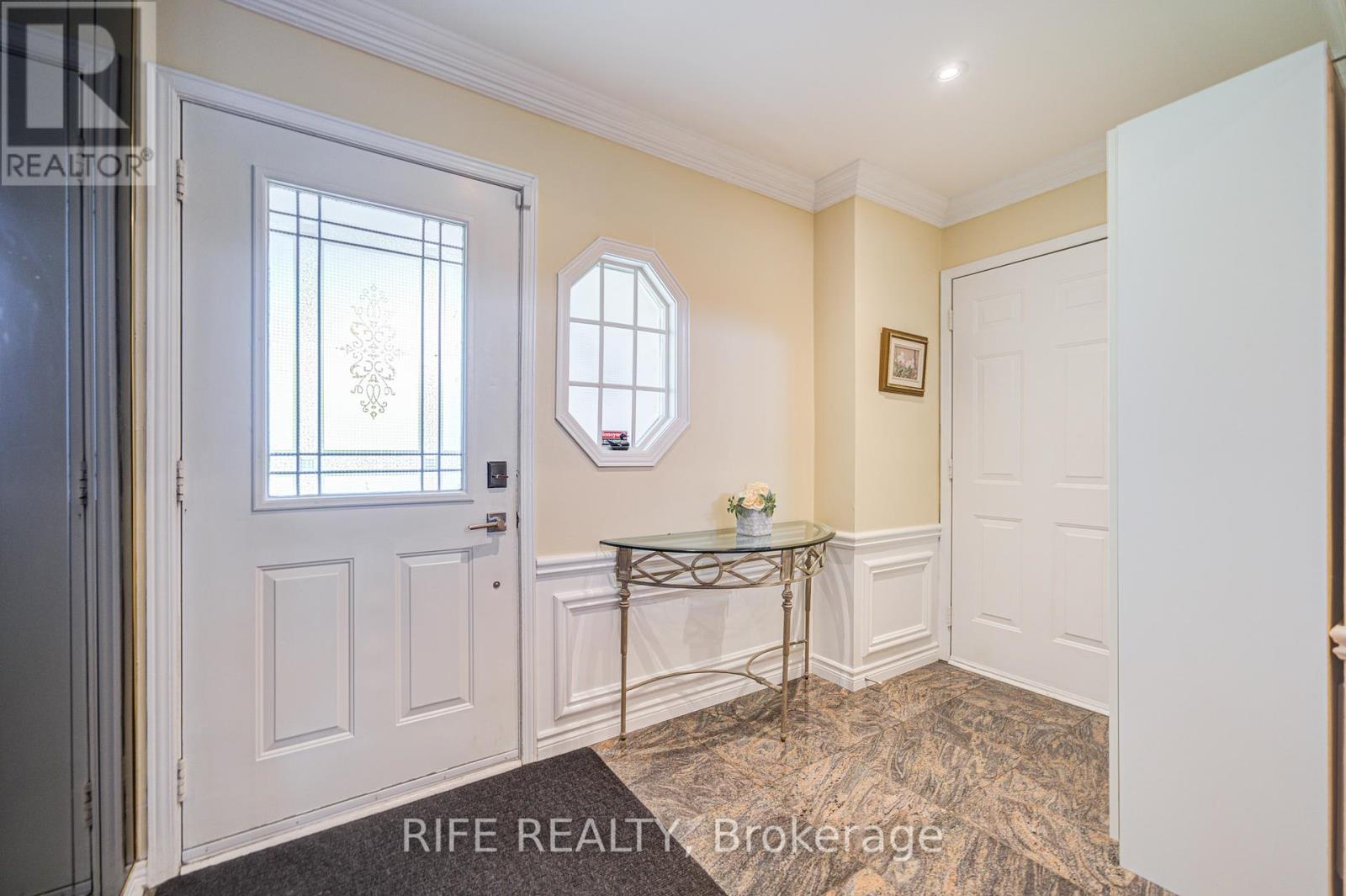 Property at 22 CHAMBERY CRESCENT image 3