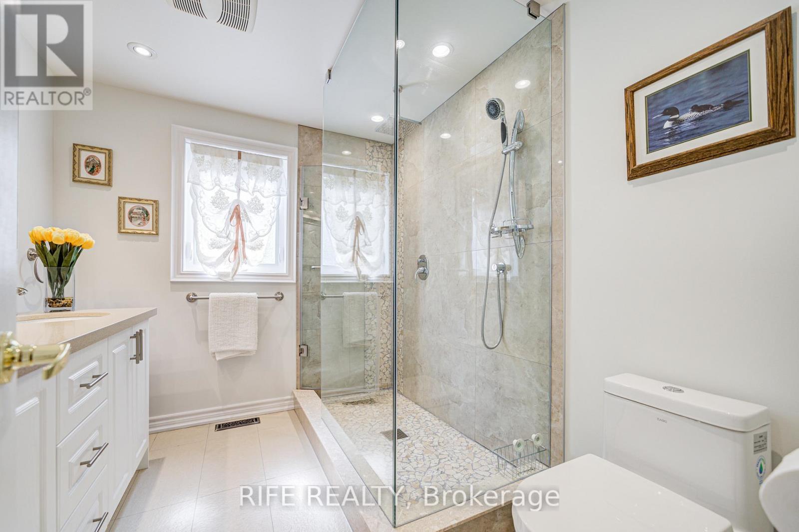 22 Chambery Crescent, Markham (Unionville), Ontario  L3R 6L5 - Photo 34 - N12289987