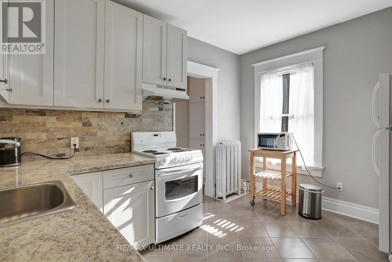 2 - 67 Moore Avenue, Kitchener, Ontario  N2H 3S2 - Photo 9 - X12290001