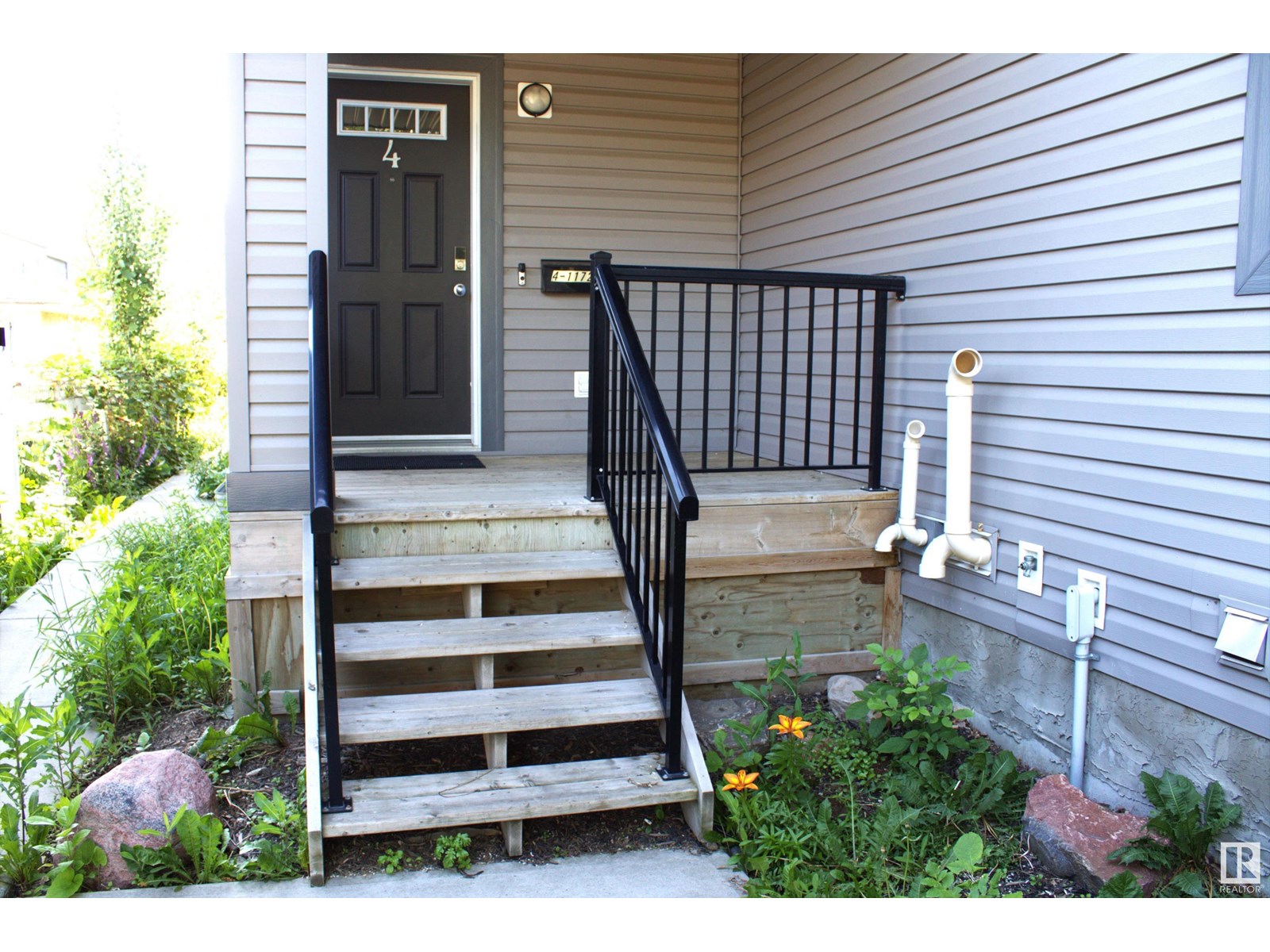 Property at #4 11721 92 ST NW image 4