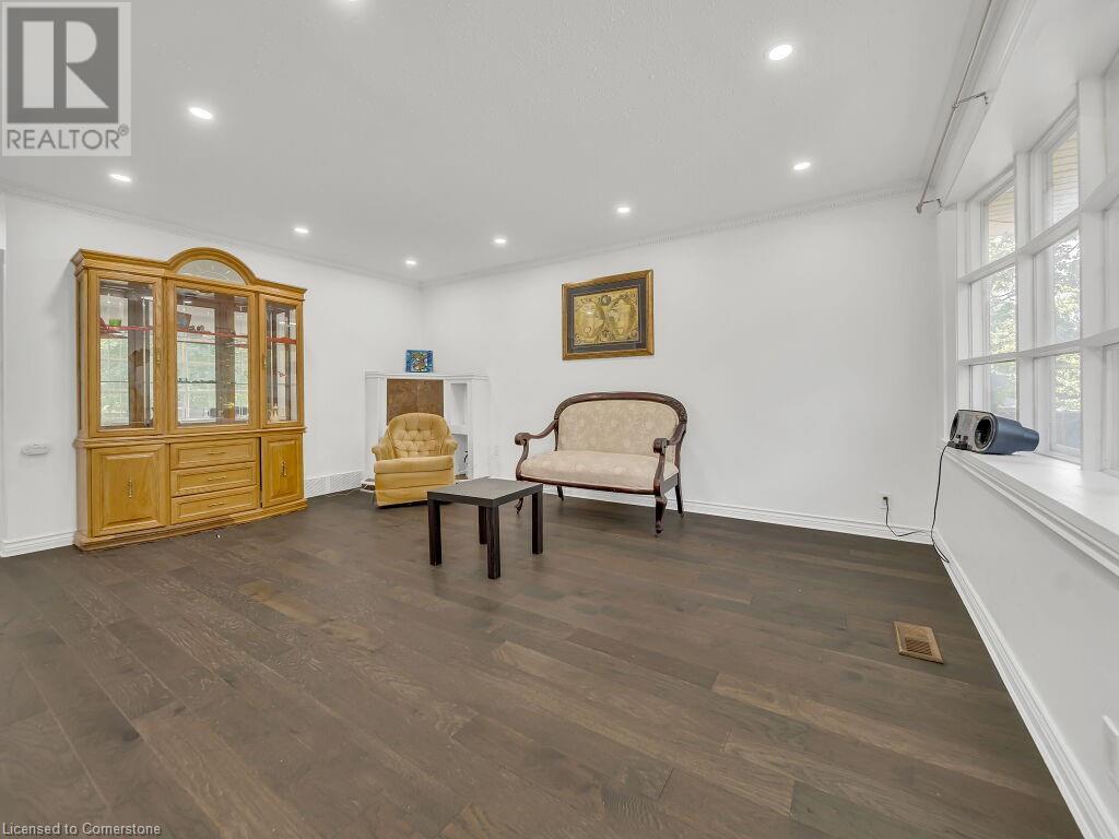 Property at 184 CEDARVALE Crescent image 5