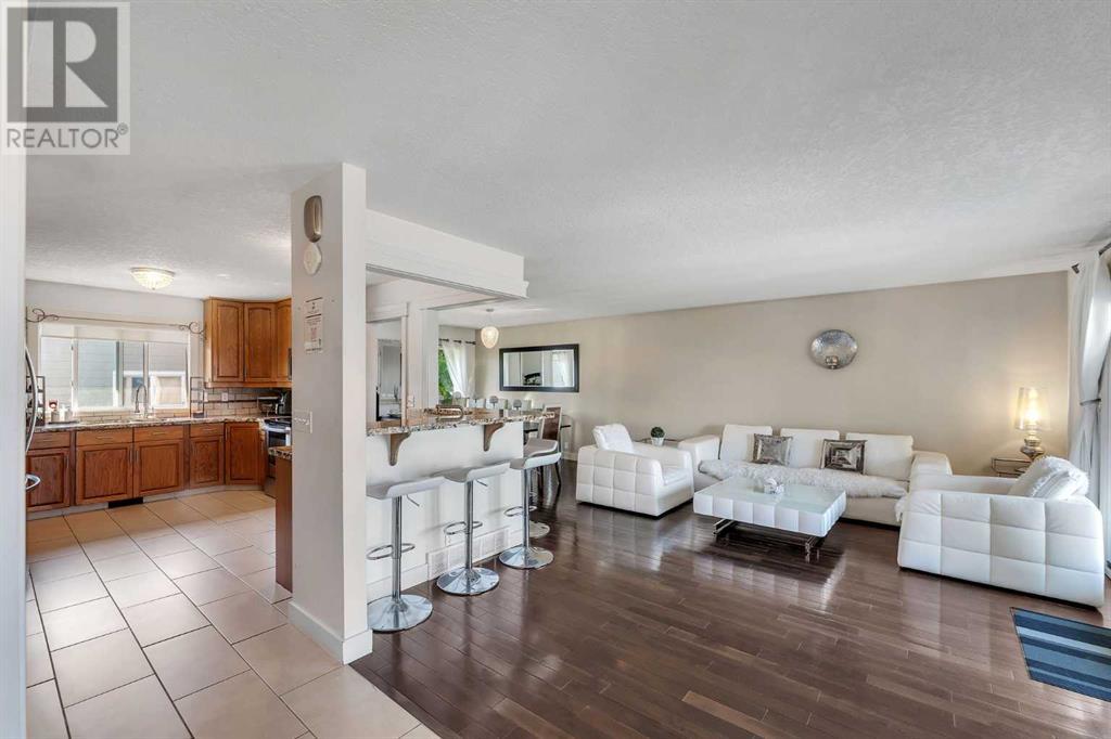 700 West Chestermere Drive, Chestermere, Alberta  T1X 1B5 - Photo 13 - A2240151