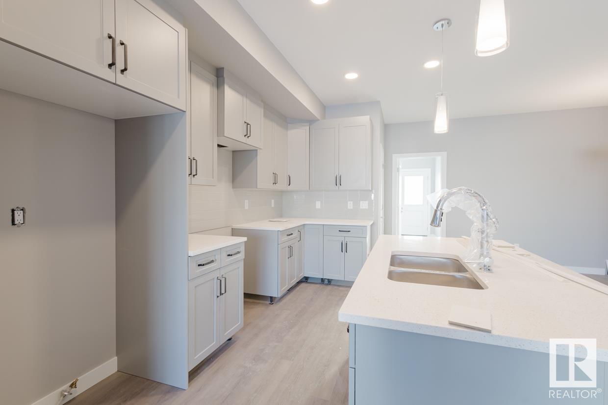 84 Penn Pl, Spruce Grove, Alberta  T7X 2W7 - Photo 4 - E4448163