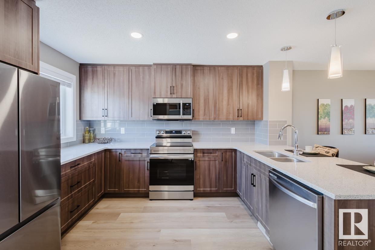 Property at 7114 51 AV image 1
