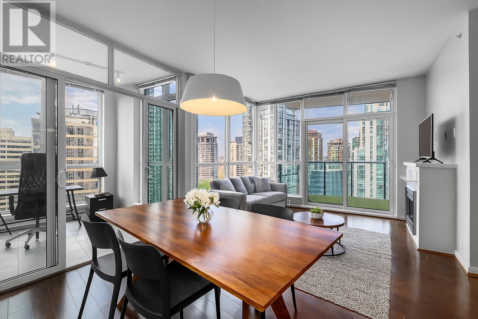2206 1189 MELVILLE STREET, Vancouver, British Columbia