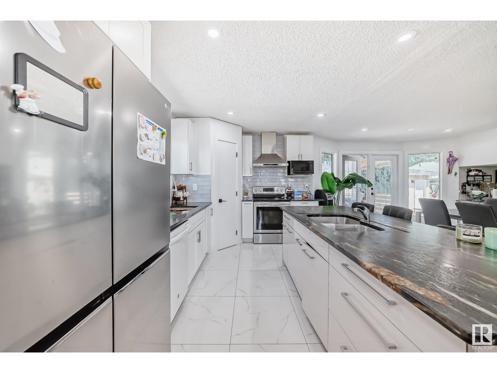 Property at 714 LEE RIDGE RD NW image 3