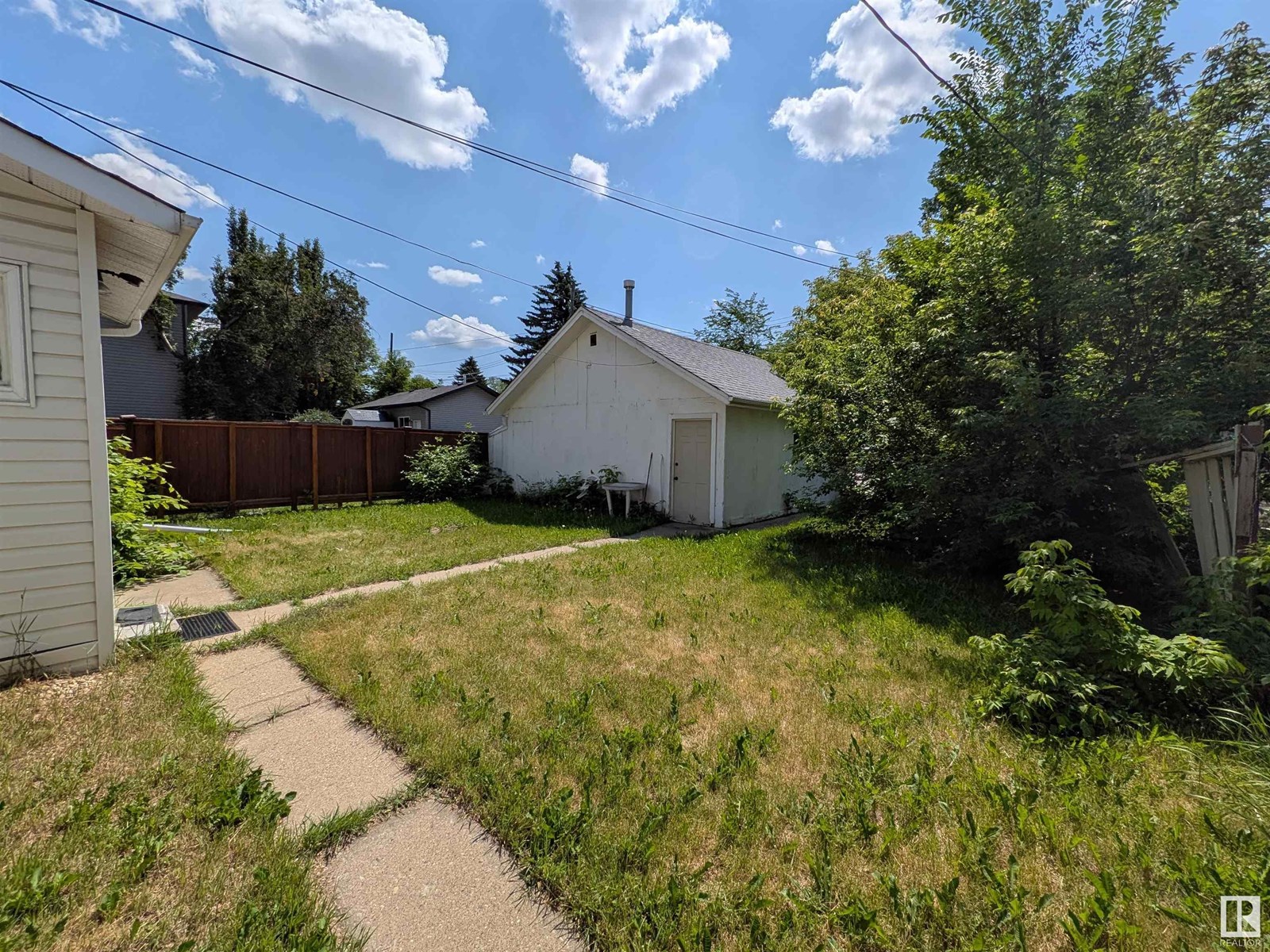 Property at 8315 81 AV NW image 5