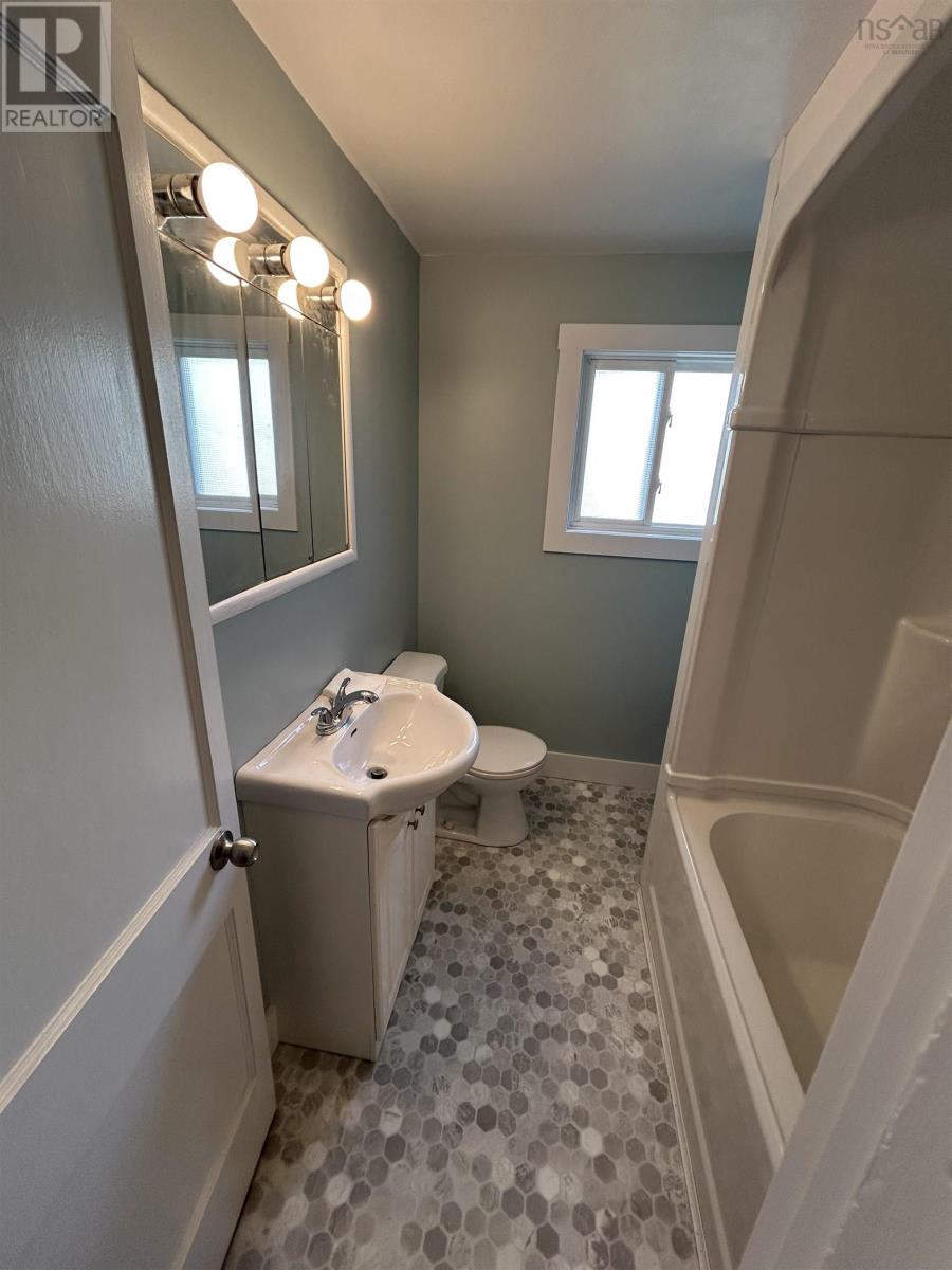 25 Cumberland Street, Yarmouth, Nova Scotia  B5A 1C9 - Photo 16 - 202513617