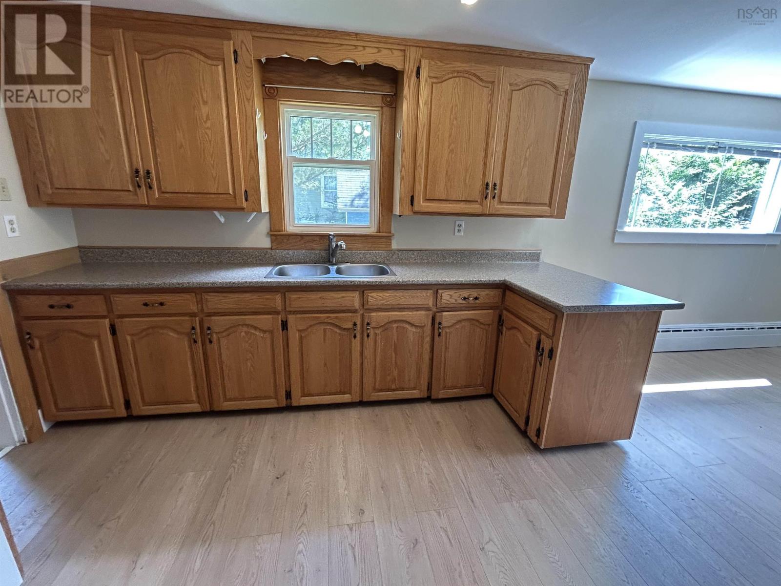 25 Cumberland Street, Yarmouth, Nova Scotia  B5A 1C9 - Photo 18 - 202513617