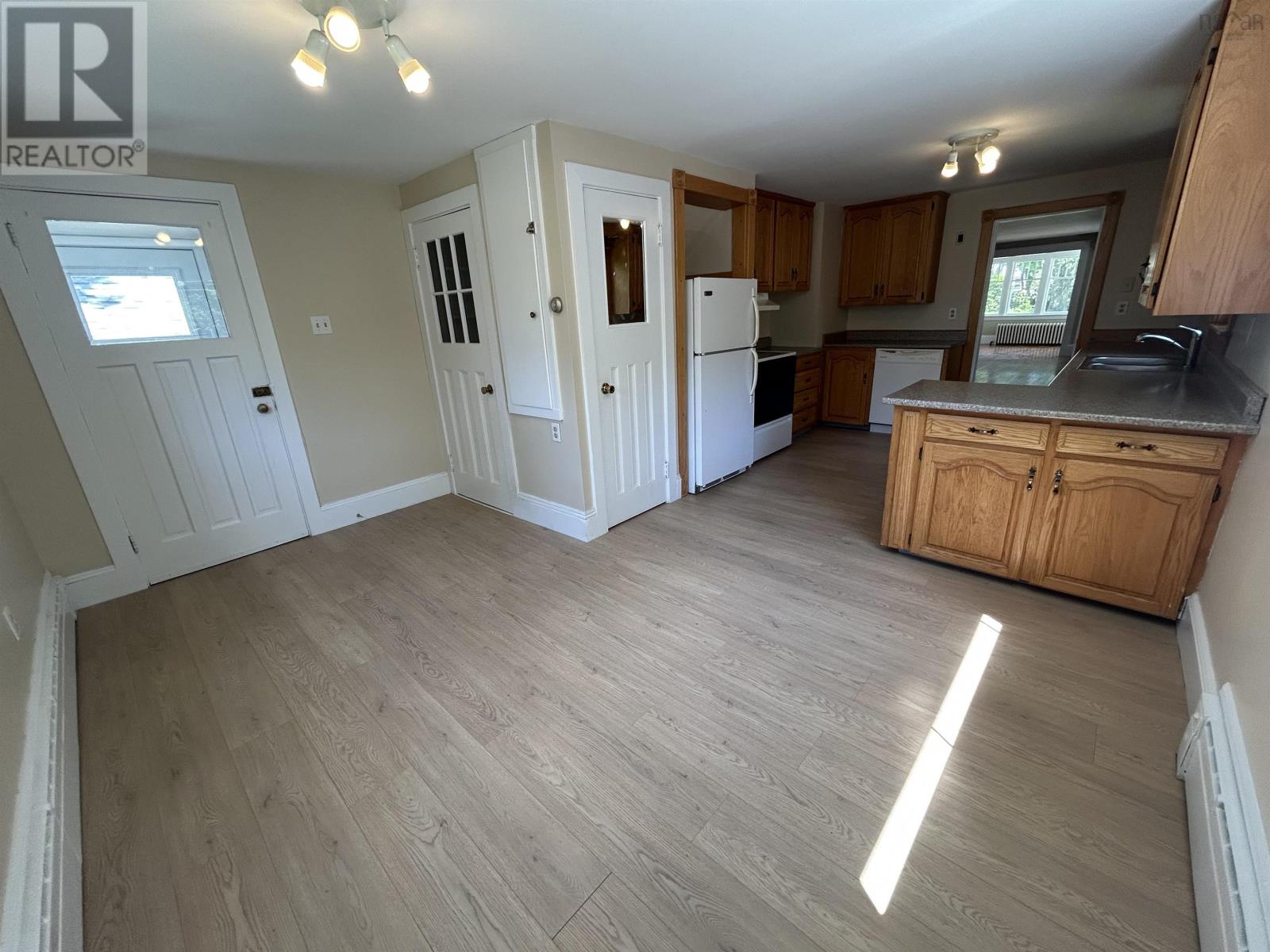 25 Cumberland Street, Yarmouth, Nova Scotia  B5A 1C9 - Photo 42 - 202513617