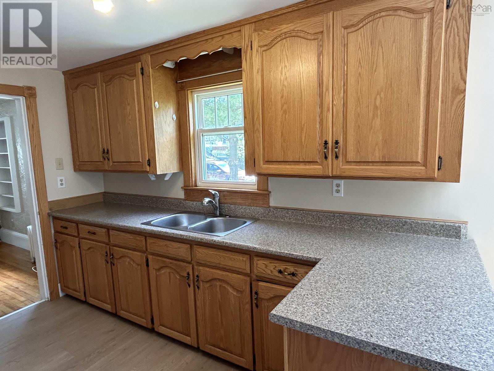 25 Cumberland Street, Yarmouth, Nova Scotia  B5A 1C9 - Photo 40 - 202513617
