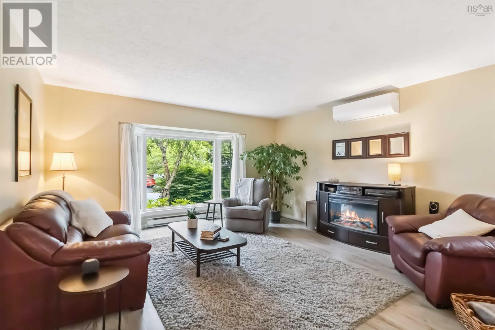 Property at 10 Crystal Drive image 5