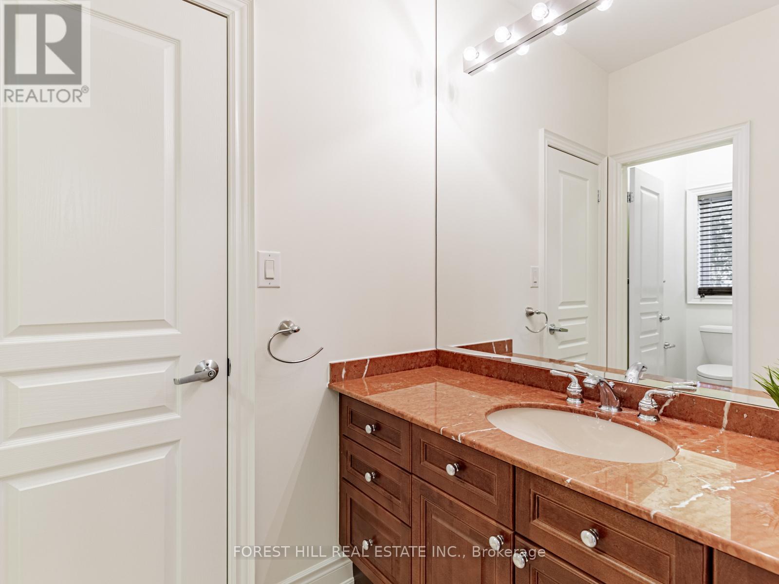 8 Sachet Drive, Richmond Hill (Oak Ridges Lake Wilcox), Ontario  L4E 4S1 - Photo 31 - N12290090