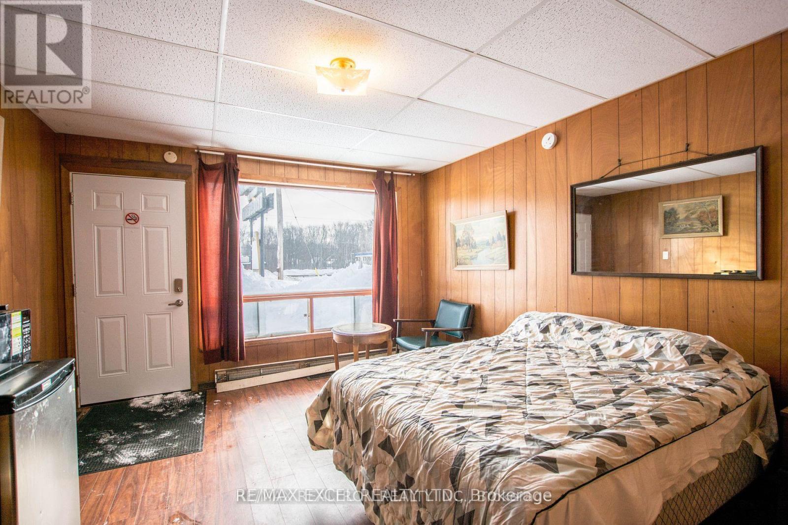 8906 Hwy 11 Road S, Orillia, Ontario  L3V 6H3 - Photo 25 - S12290097