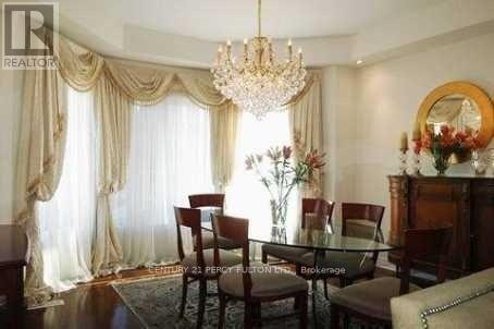 51 Medoc Place, Vaughan, Ontario  L4J 8Y9 - Photo 4 - N12092763