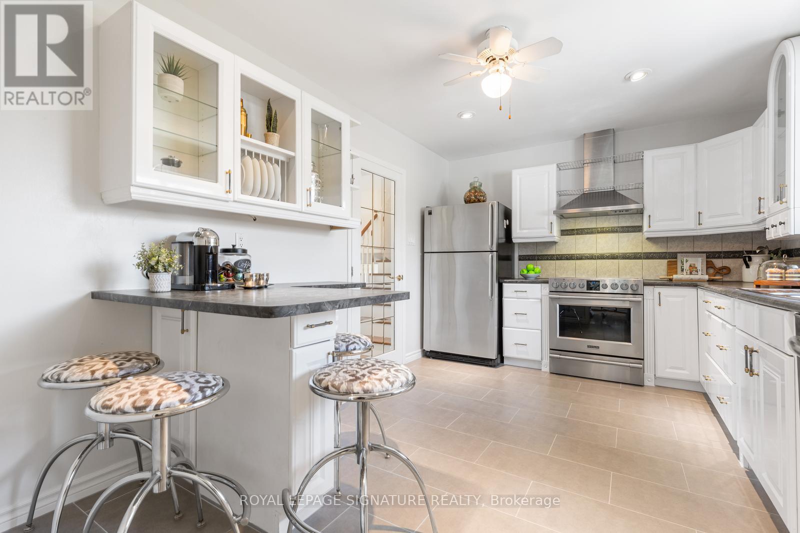 1469 Hillgrove Road, Mississauga, Ontario  L5J 3M2 - Photo 14 - W12289425