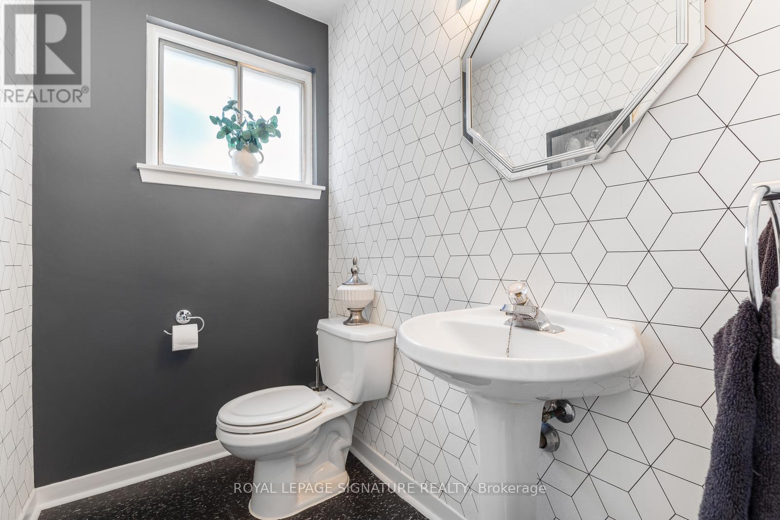 1469 Hillgrove Road, Mississauga, Ontario  L5J 3M2 - Photo 22 - W12289425