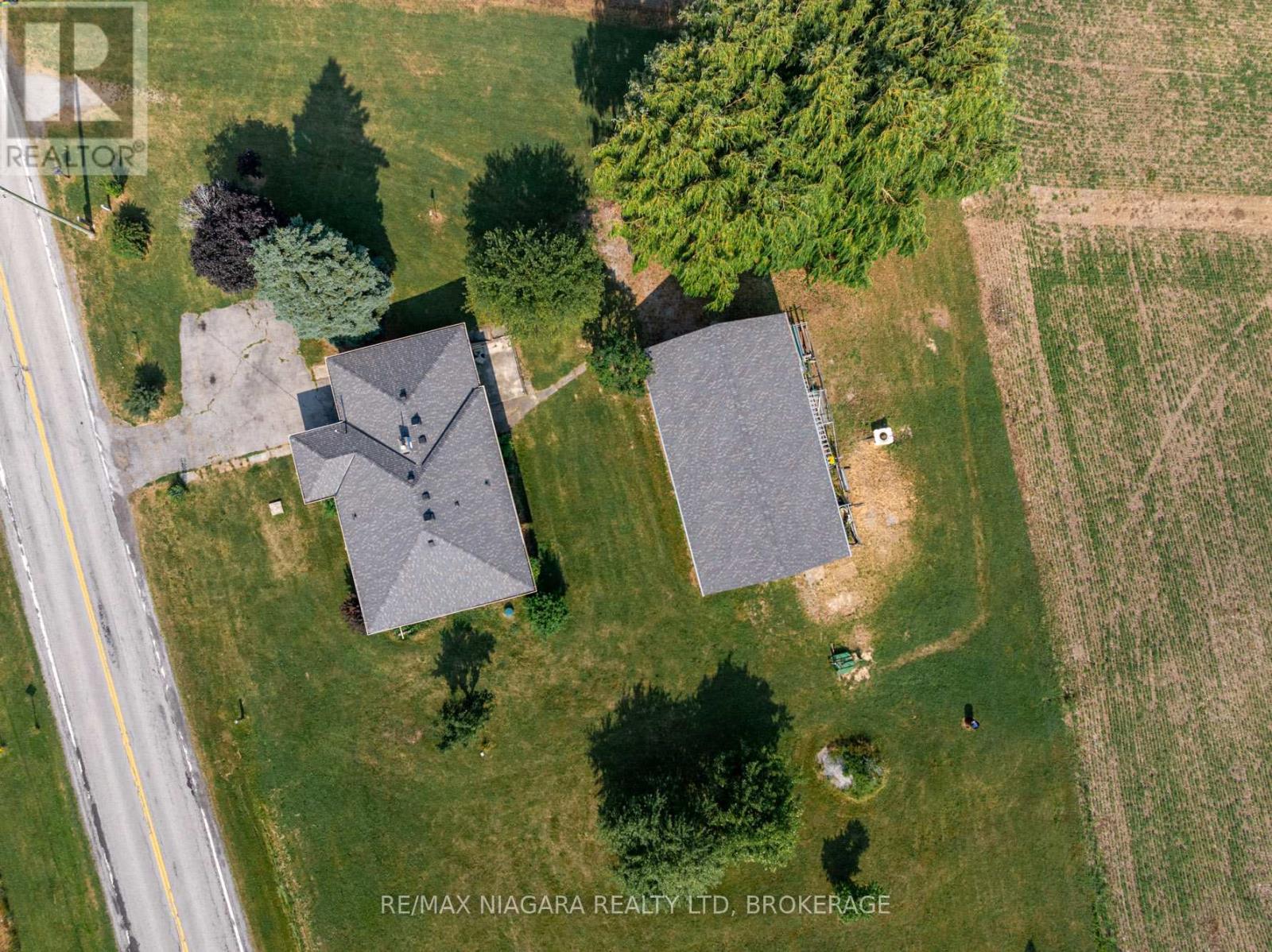 Property at 298 RIDGE ROAD W image 2