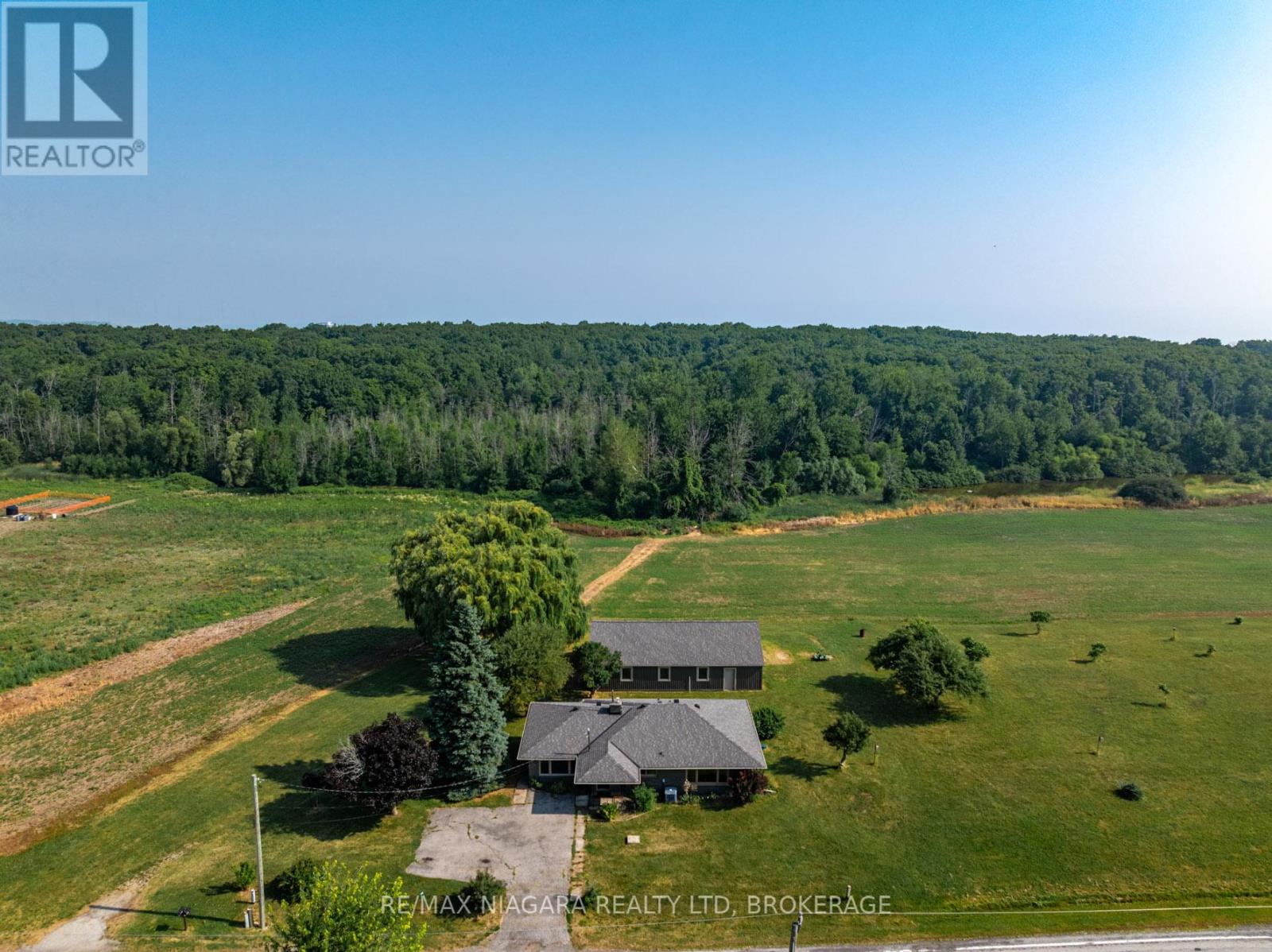 Property at 298 RIDGE ROAD W image 4