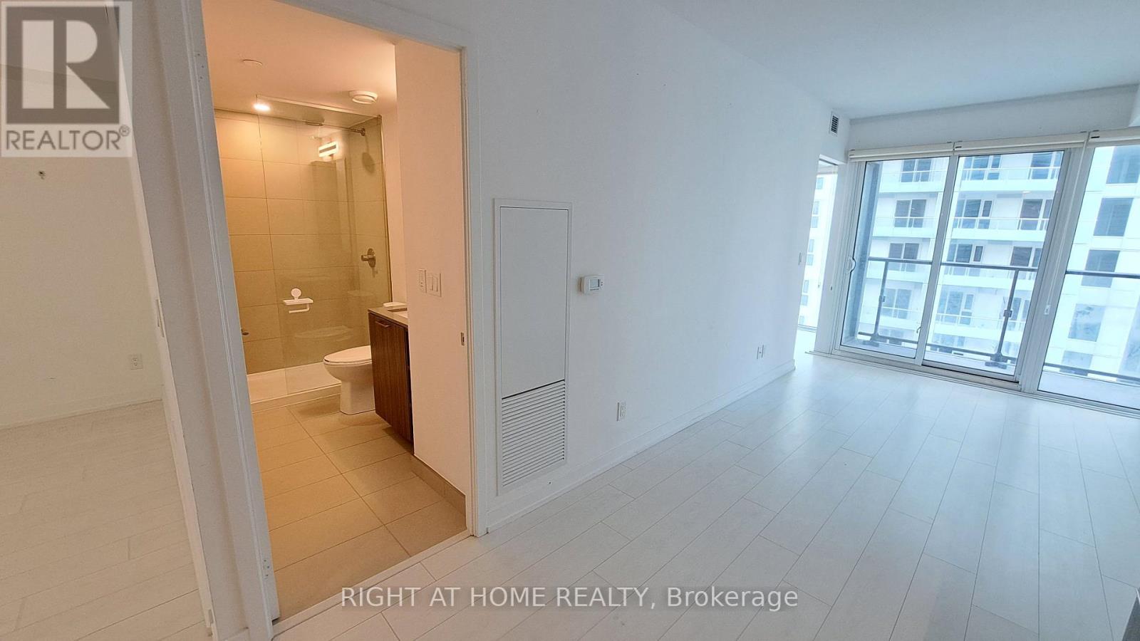 1902 - 19 Western Battery Road, Toronto, Ontario  M6K 3S4 - Photo 10 - C12290122