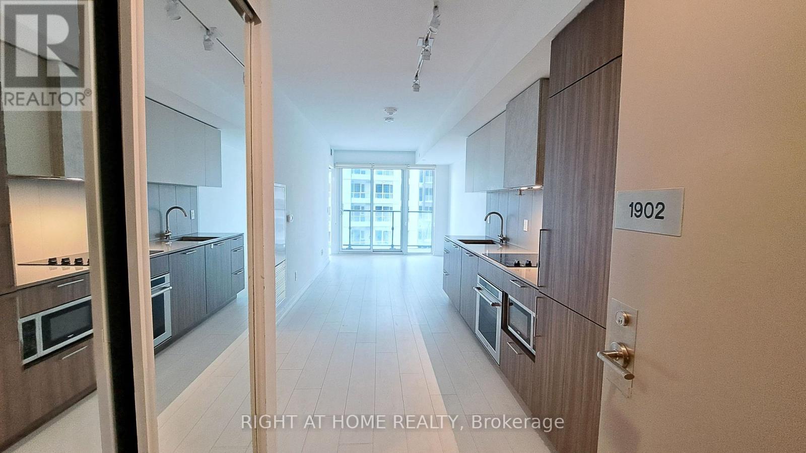 1902 - 19 Western Battery Road, Toronto, Ontario  M6K 3S4 - Photo 4 - C12290122