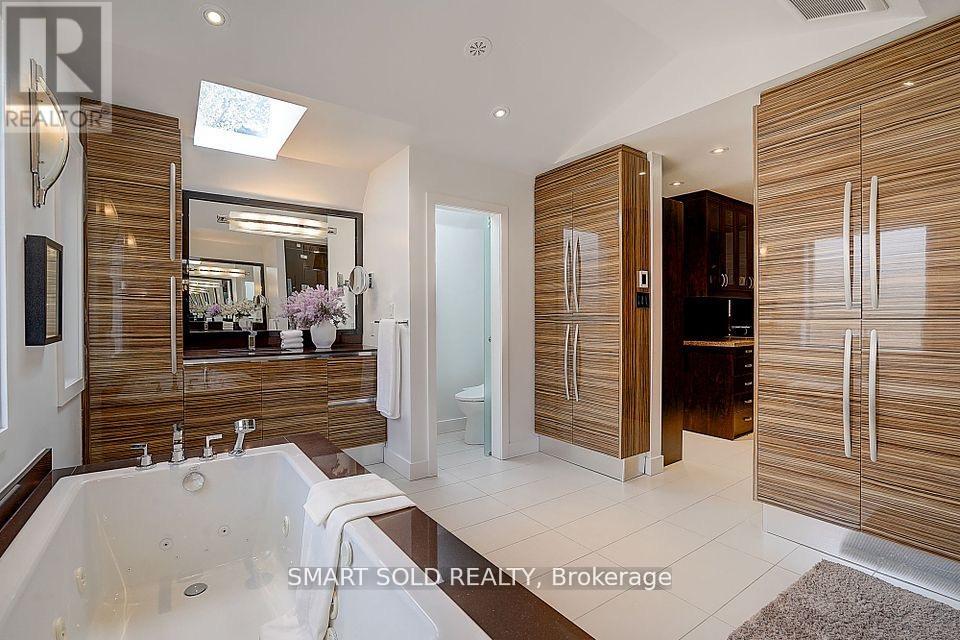 677 Woburn Avenue, Toronto, Ontario  M5M 1M2 - Photo 24 - C12290156