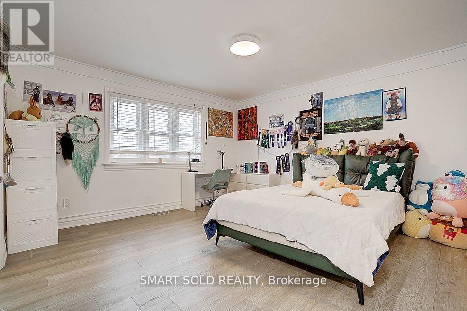 677 Woburn Avenue, Toronto, Ontario  M5M 1M2 - Photo 28 - C12290156
